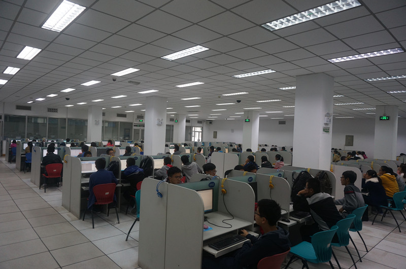 Happy漫画
2014级新生心理普查现场