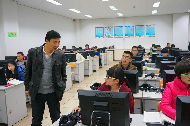 何卫军副书记参观山西农大Happy漫画
实验室 何卫军副书记参观山西农大Happy漫画
实验室