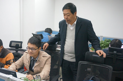 宋西德书记看望在南京亚信公司工作的校友 宋西德书记看望在南京亚信公司工作的校友