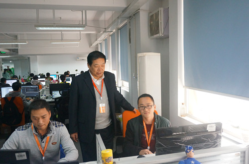 宋西德书记看望在途牛网工作的校友 宋西德书记看望在途牛网工作的校友