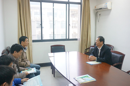 宋西德书记向武汉大学计算机学院博士生进行教师招聘宣传 宋西德书记向武汉大学计算机学院博士生进行教师招聘宣传